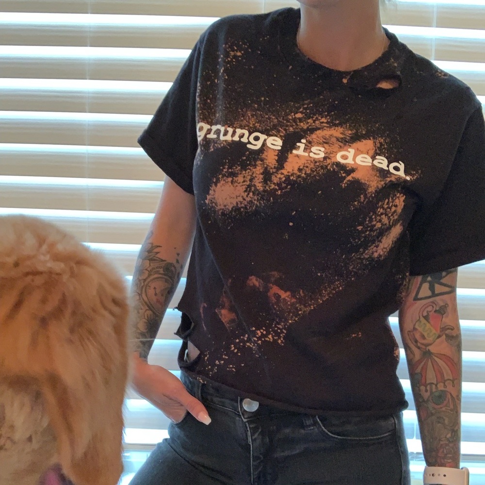 Grunge is Dead acid washed mid crop